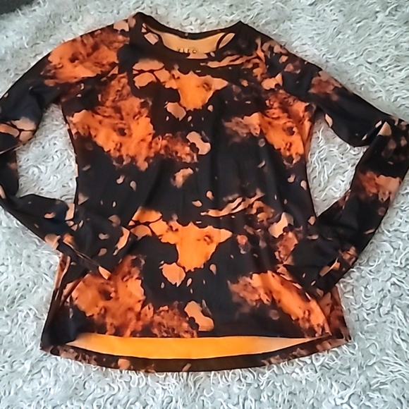 🧡 FLEO Orange and Black Foundation Long Sleeve - Picture 6 of 10